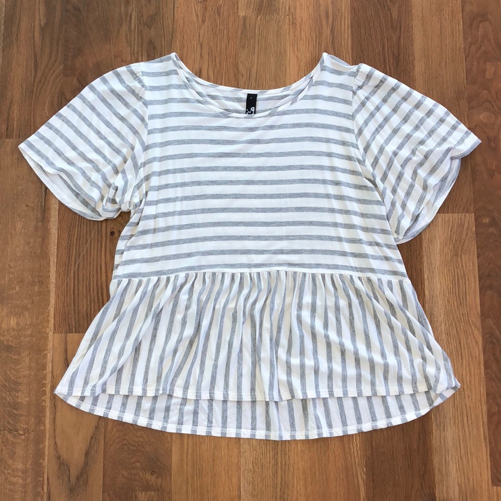 Semi casual tee
